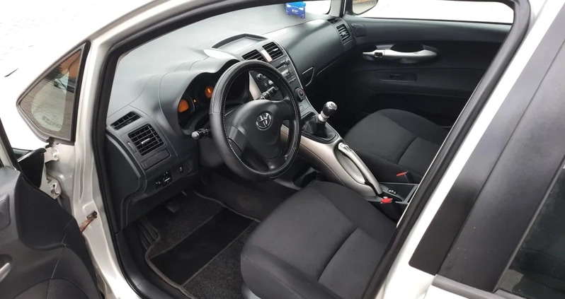 Toyota Auris cena 11900 przebieg: 225000, rok produkcji 2007 z Szczecin małe 29